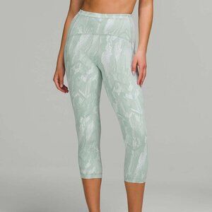 Lululemon 2022 Swift Speed High-Rise Crop 21" Size 2